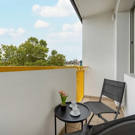 Azure Teatralna With Air Conditioning In By Renters * Вроцлав