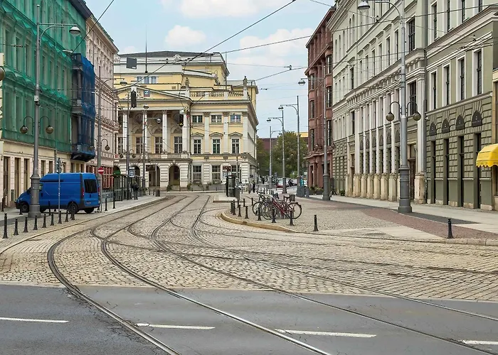 Azure Teatralna With Air Conditioning In By Renters Apartman