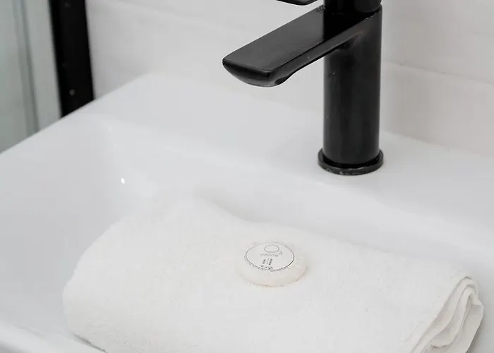 Azure Teatralna With Air Conditioning In By Renters Apartman Wrocław