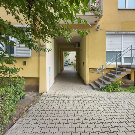 Azure Teatralna With Air Conditioning In By Renters アパート ヴロツワフ