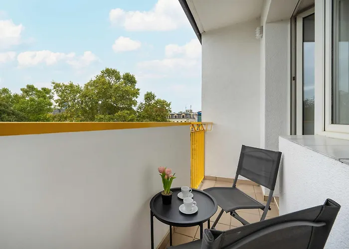 Azure Teatralna With Air Conditioning In By Renters * ヴロツワフ